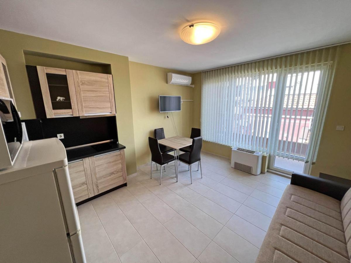 Valemar Apartments Pomorie Eksteriør bilde