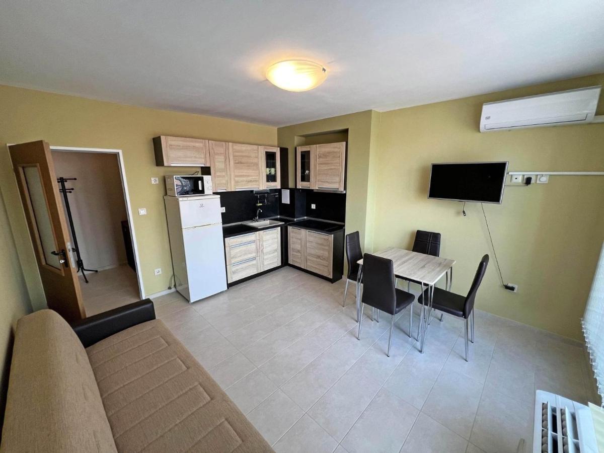 Valemar Apartments Pomorie Eksteriør bilde