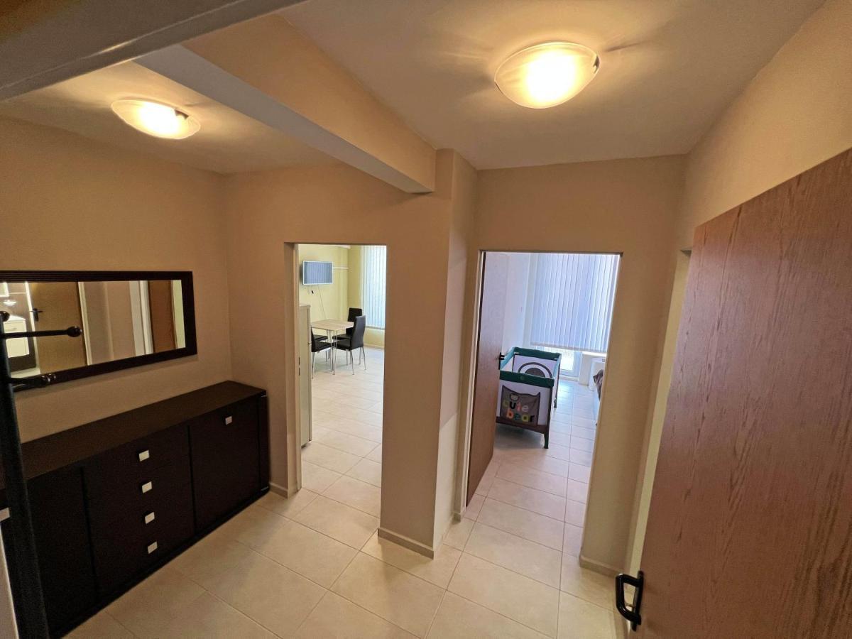 Valemar Apartments Pomorie Eksteriør bilde
