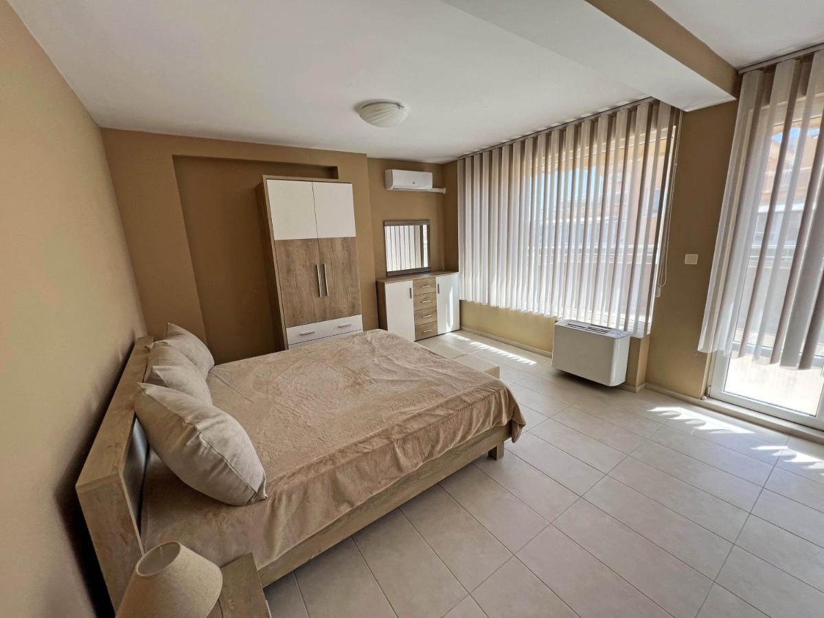 Valemar Apartments Pomorie Eksteriør bilde
