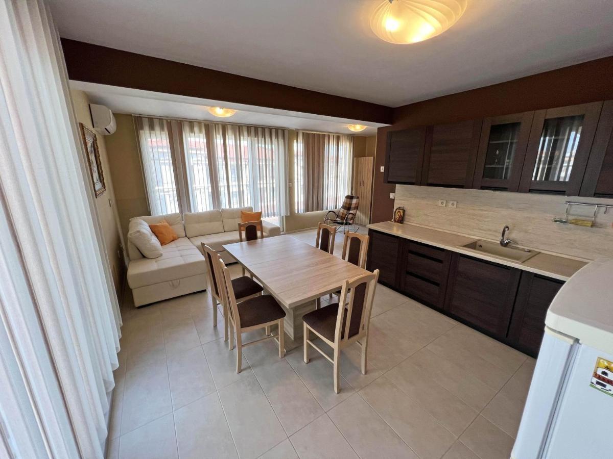 Valemar Apartments Pomorie Eksteriør bilde