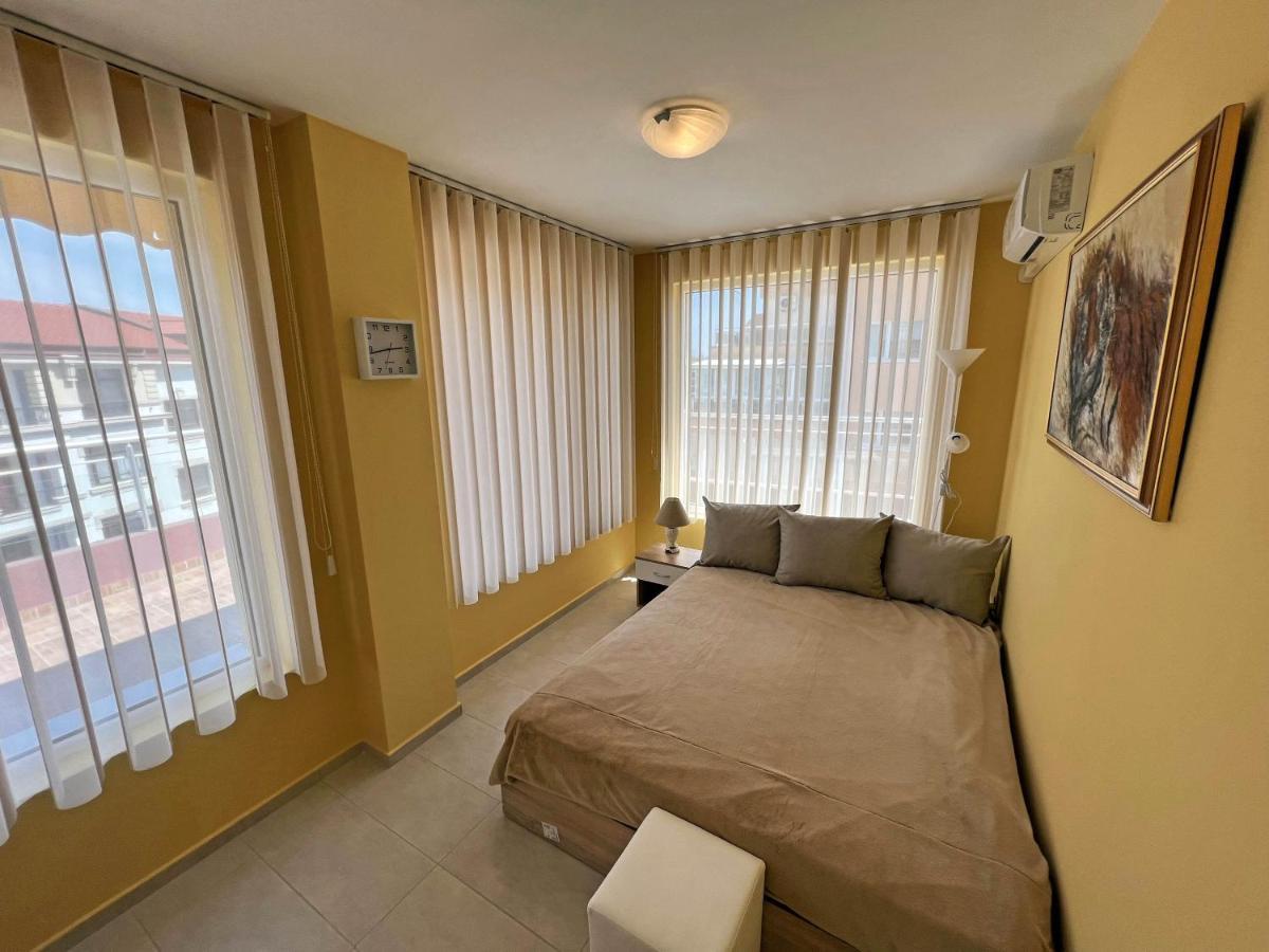 Valemar Apartments Pomorie Eksteriør bilde