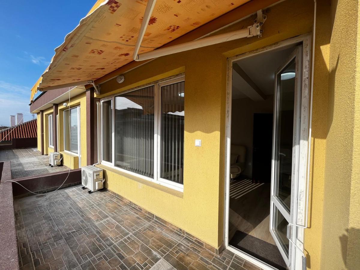 Valemar Apartments Pomorie Eksteriør bilde