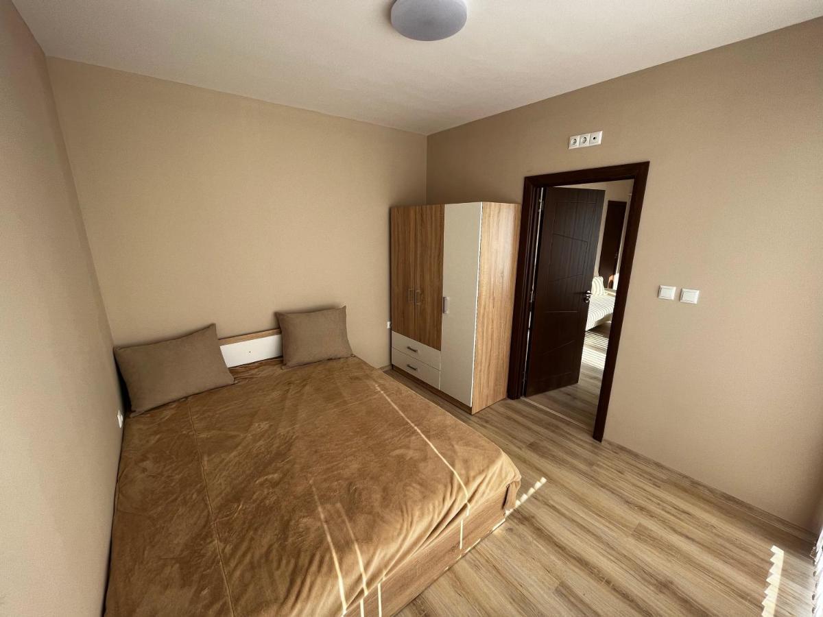 Valemar Apartments Pomorie Eksteriør bilde