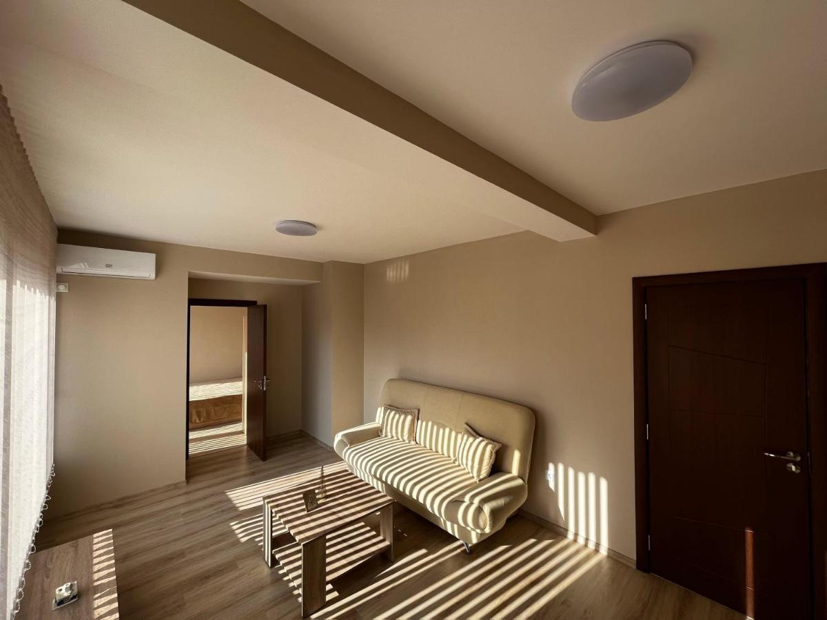 Valemar Apartments Pomorie Eksteriør bilde