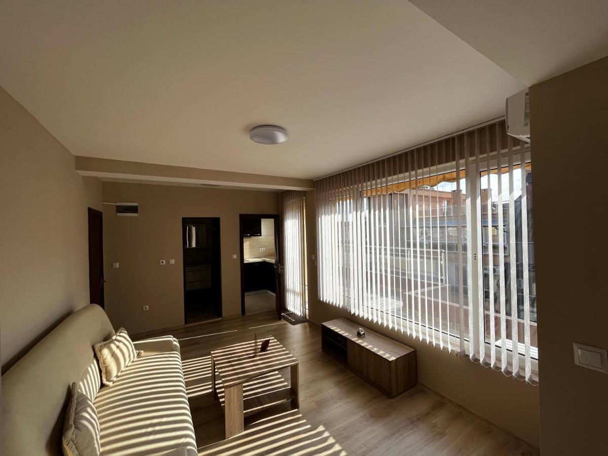 Valemar Apartments Pomorie Eksteriør bilde